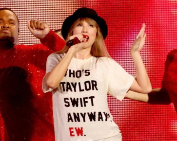Taylor Swift Costume - Who's Taylor Swift Anyway Ew Eras Tour Shirt Cosplay